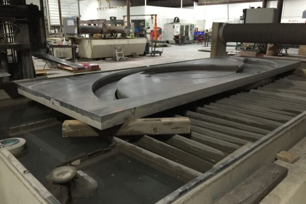 Gallery_128_SchGo_Waterjet_Cutting_Thick_Large_Plate